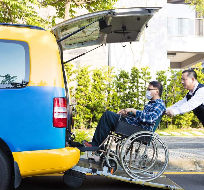 Déplacements assis et accompagnés en VSL.